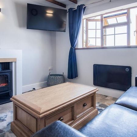Honeysuckle Cottage - 1 Bedroom Cottage - アムロス エクステリア 写真