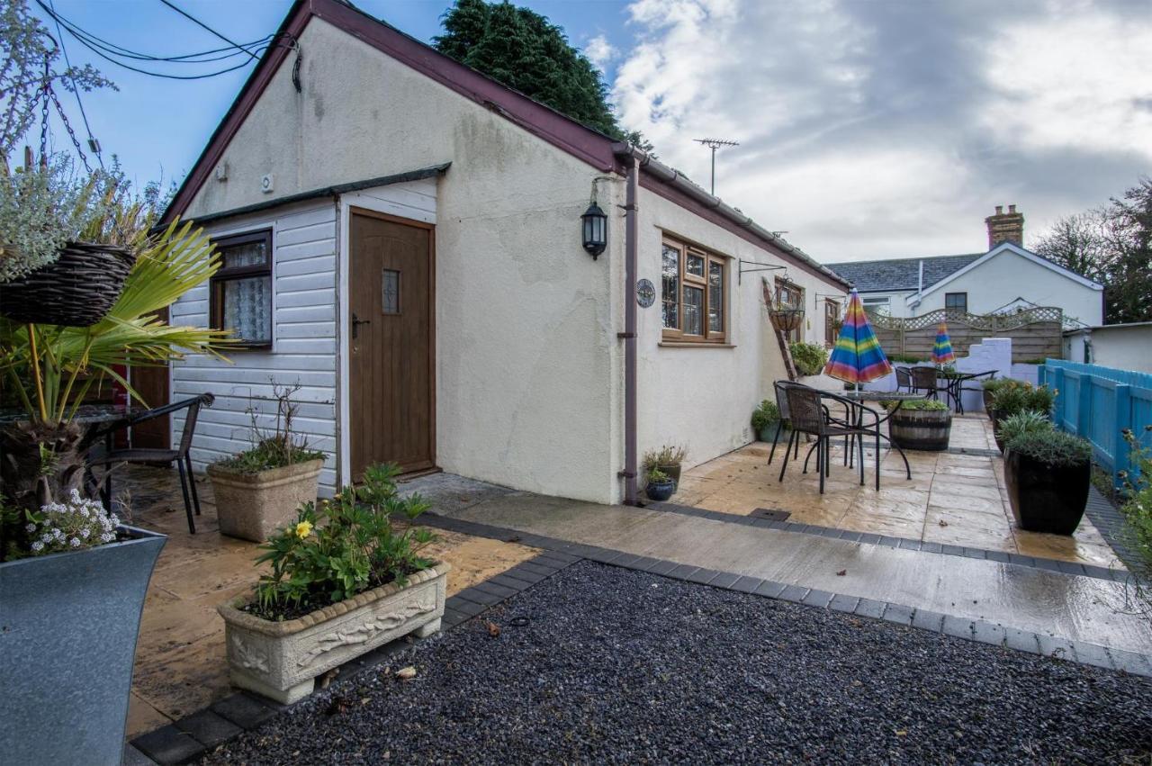 Honeysuckle Cottage - 1 Bedroom Cottage - アムロス エクステリア 写真