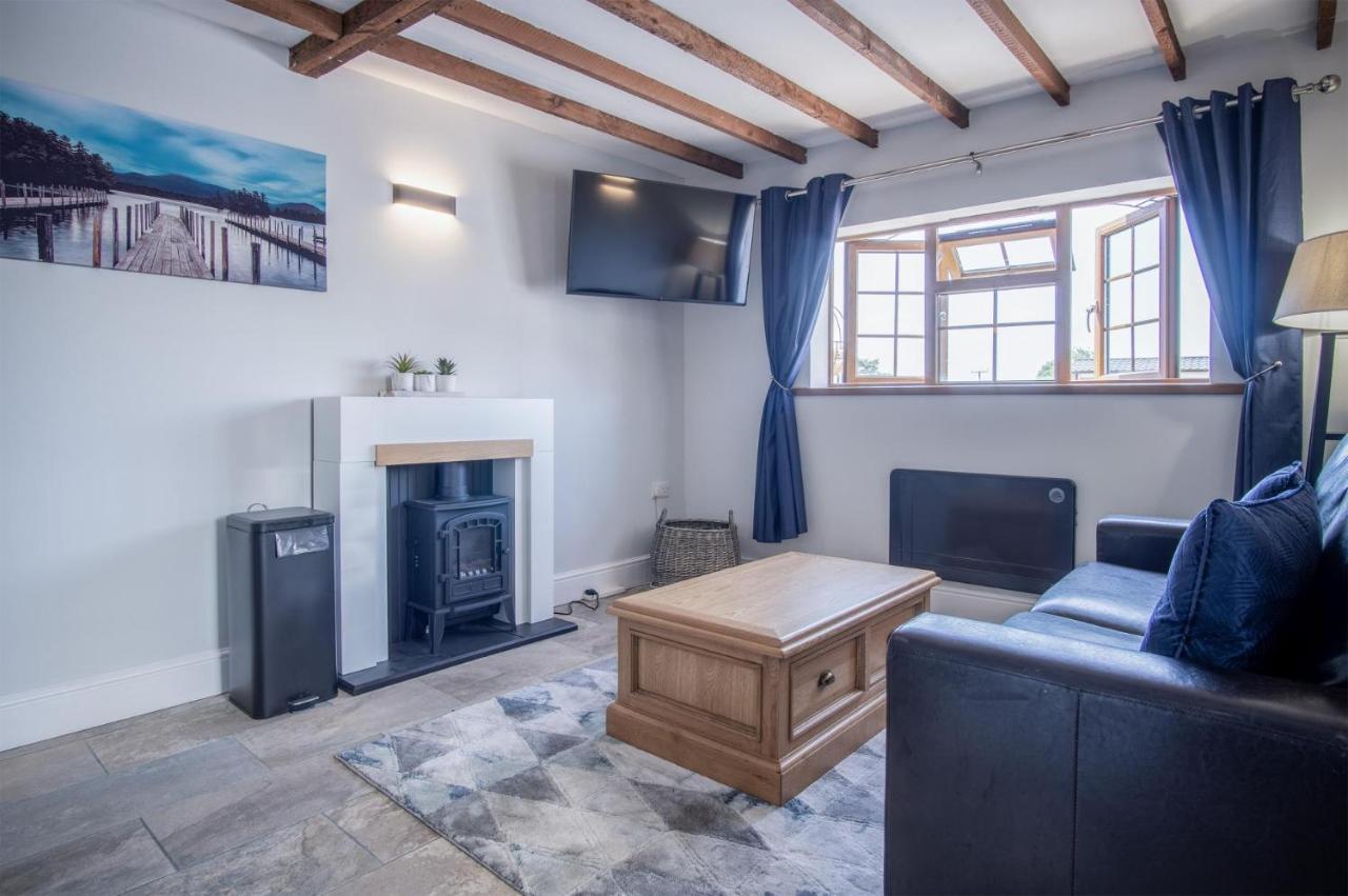 Honeysuckle Cottage - 1 Bedroom Cottage - アムロス エクステリア 写真