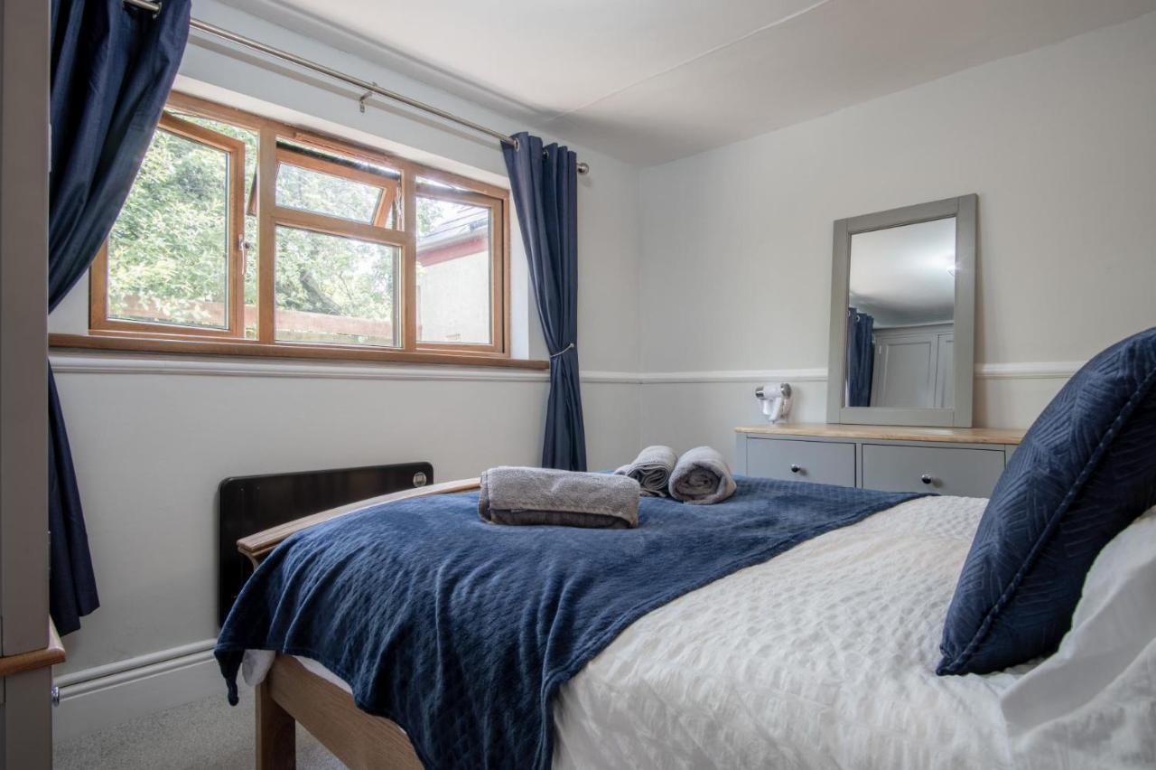 Honeysuckle Cottage - 1 Bedroom Cottage - アムロス エクステリア 写真