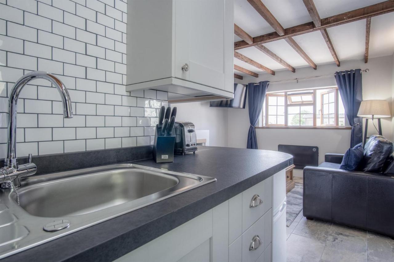 Honeysuckle Cottage - 1 Bedroom Cottage - アムロス エクステリア 写真